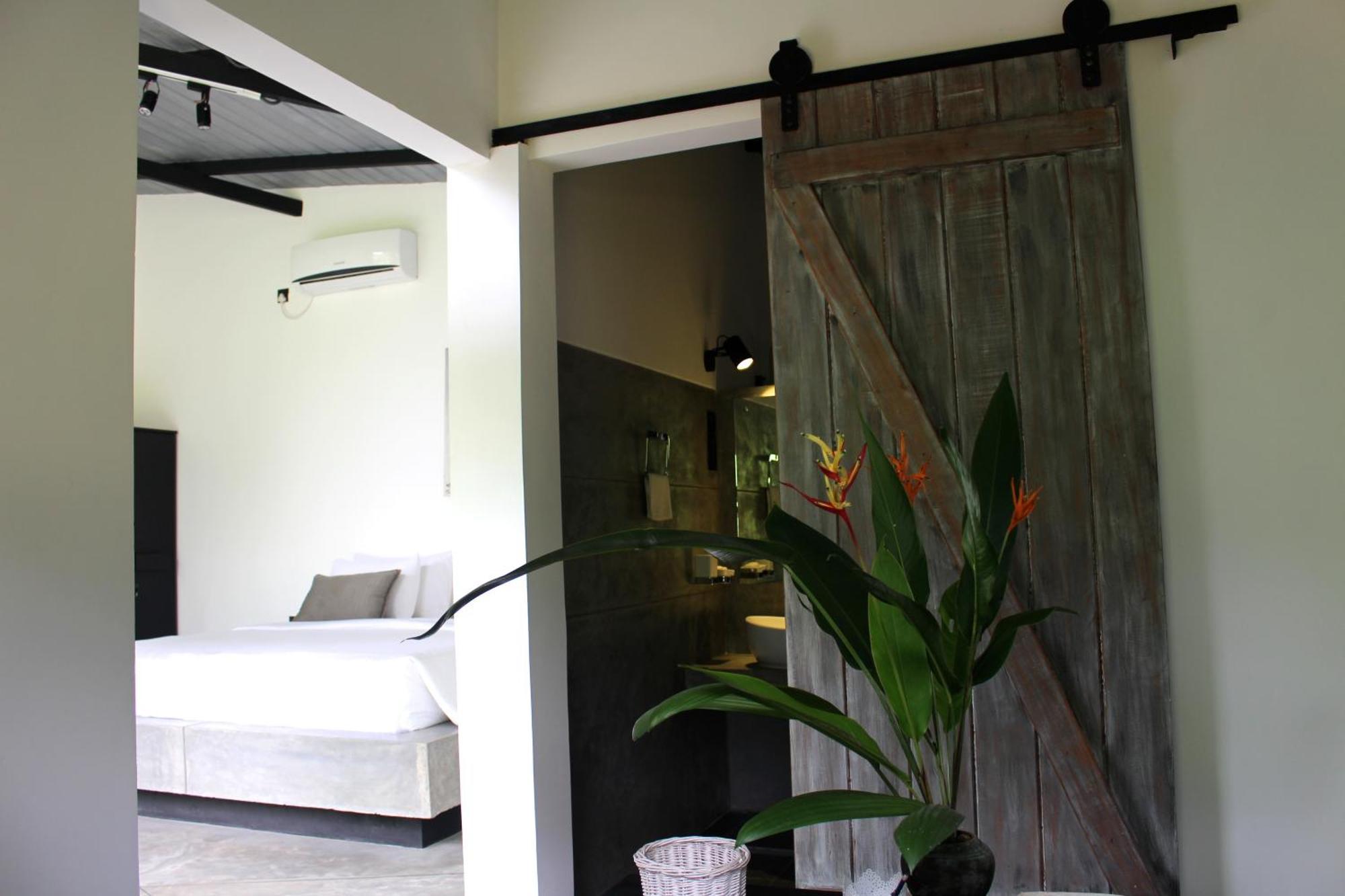 Chalet The *